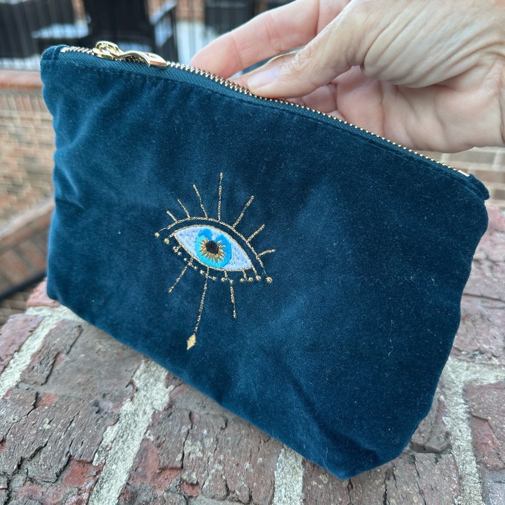 Elizabeth Scarlett, Navy Velvet Eye Embroidered Pouch - Women Bags NWOT